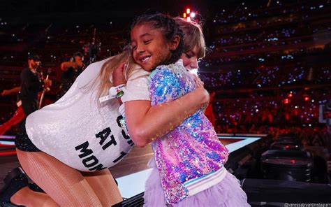 Taylor Swift shares heartfelt moment with Kobe Bryant's daughter during SoFi concert
